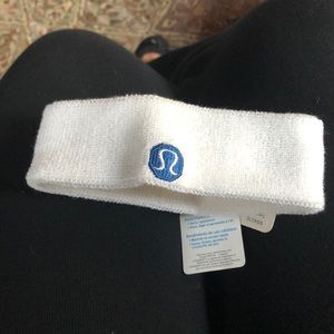 NWT Vintage & Pristine Terry white Headband